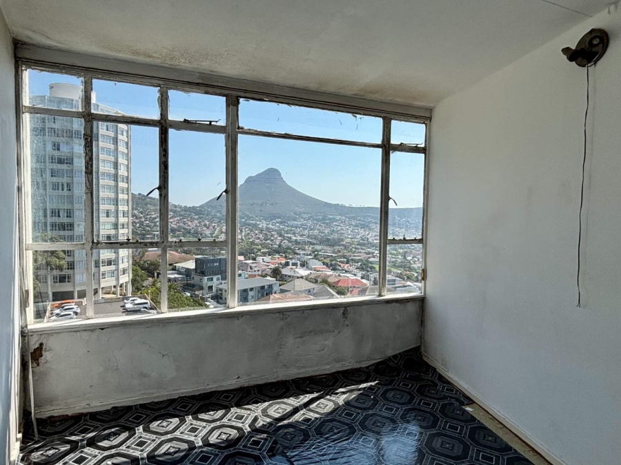 2 Bedroom Property for Sale in Vredehoek Western Cape